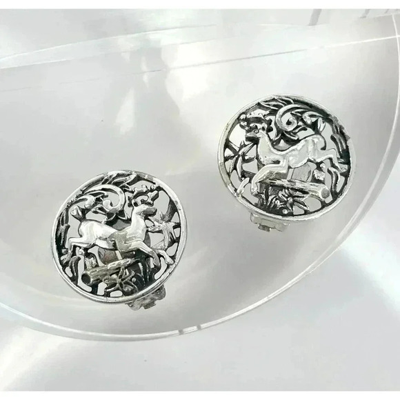 Vintage Sarah Covently Leaping Deer Silver Tone Clip On Earrings - Picture 2 of 5